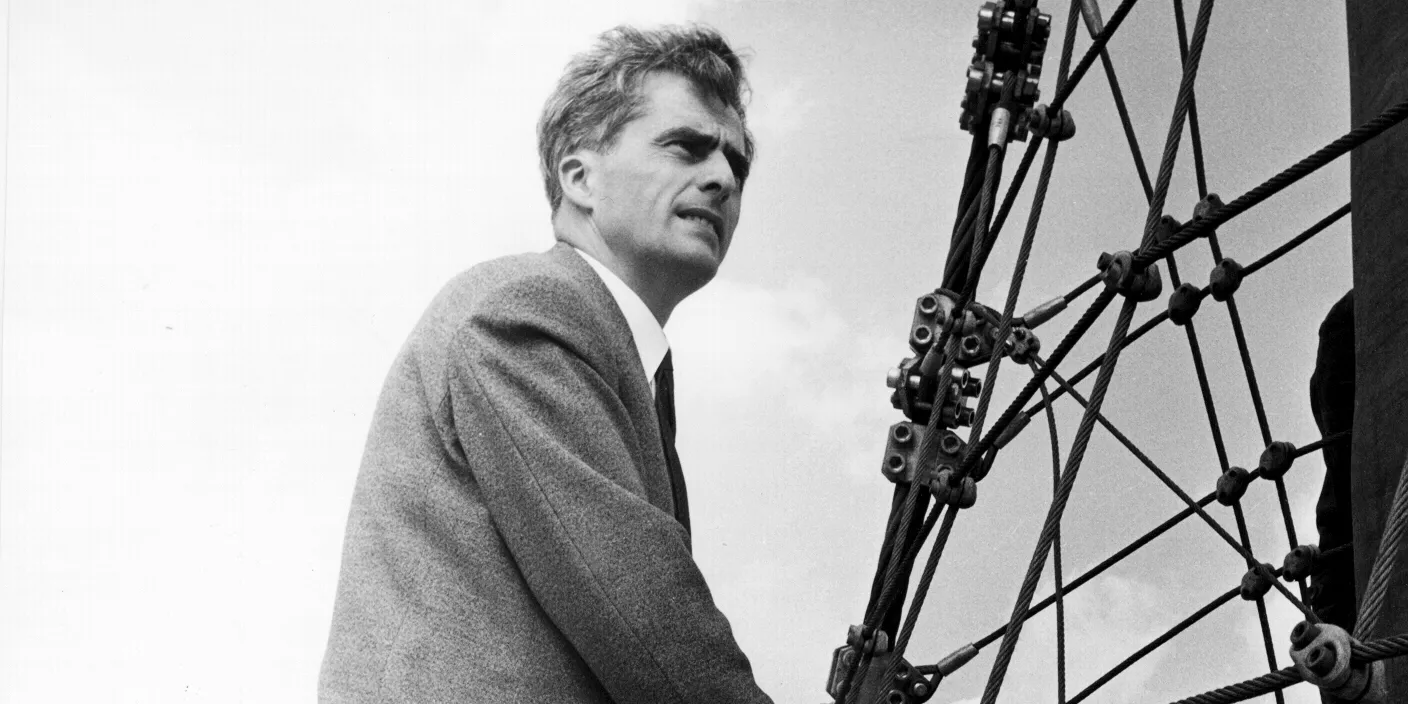 Frei Otto neben einem Seilnetzmodell, Expo 67, Montreal