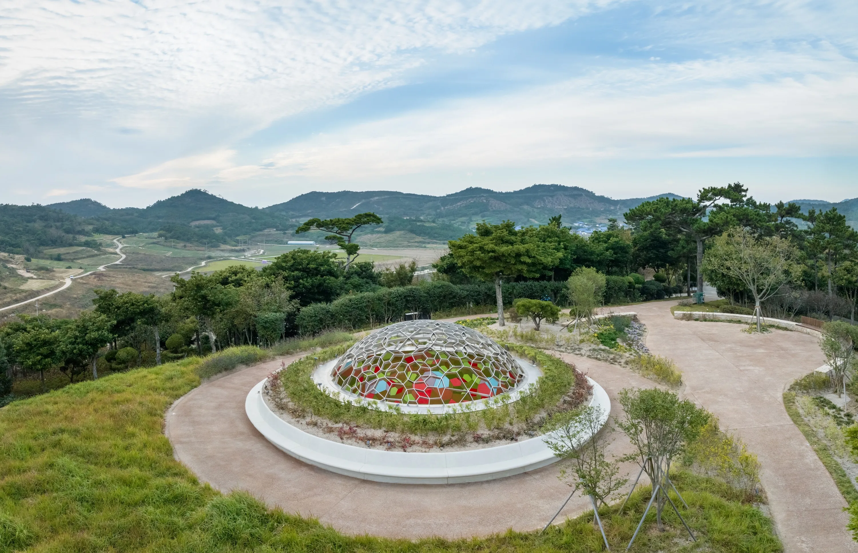 Breathing Earth Sphere por Olafur Eliasson
