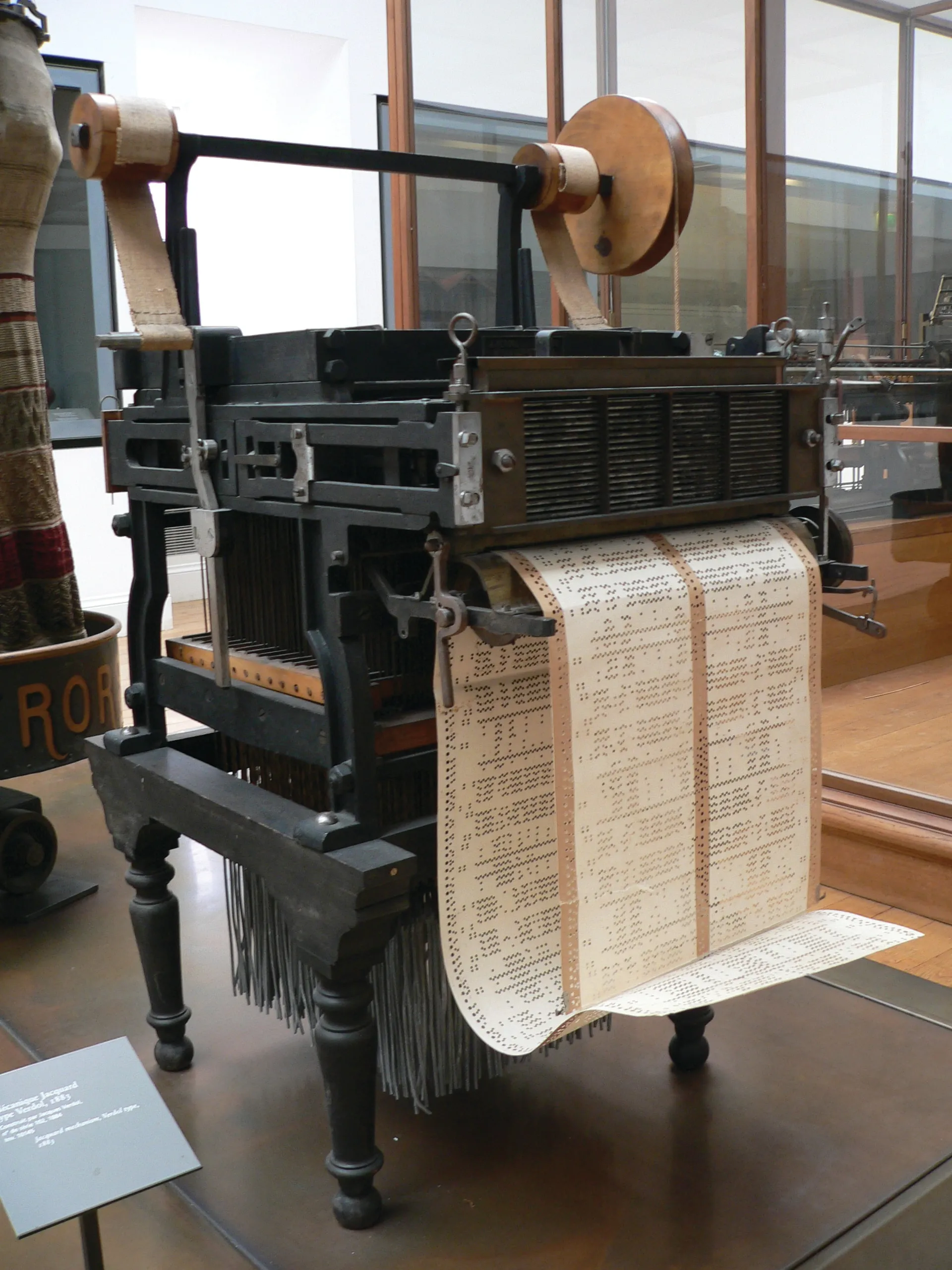 Mechanischer Webstuhl und die Lochkarten von Joseph-Marie Jacquard