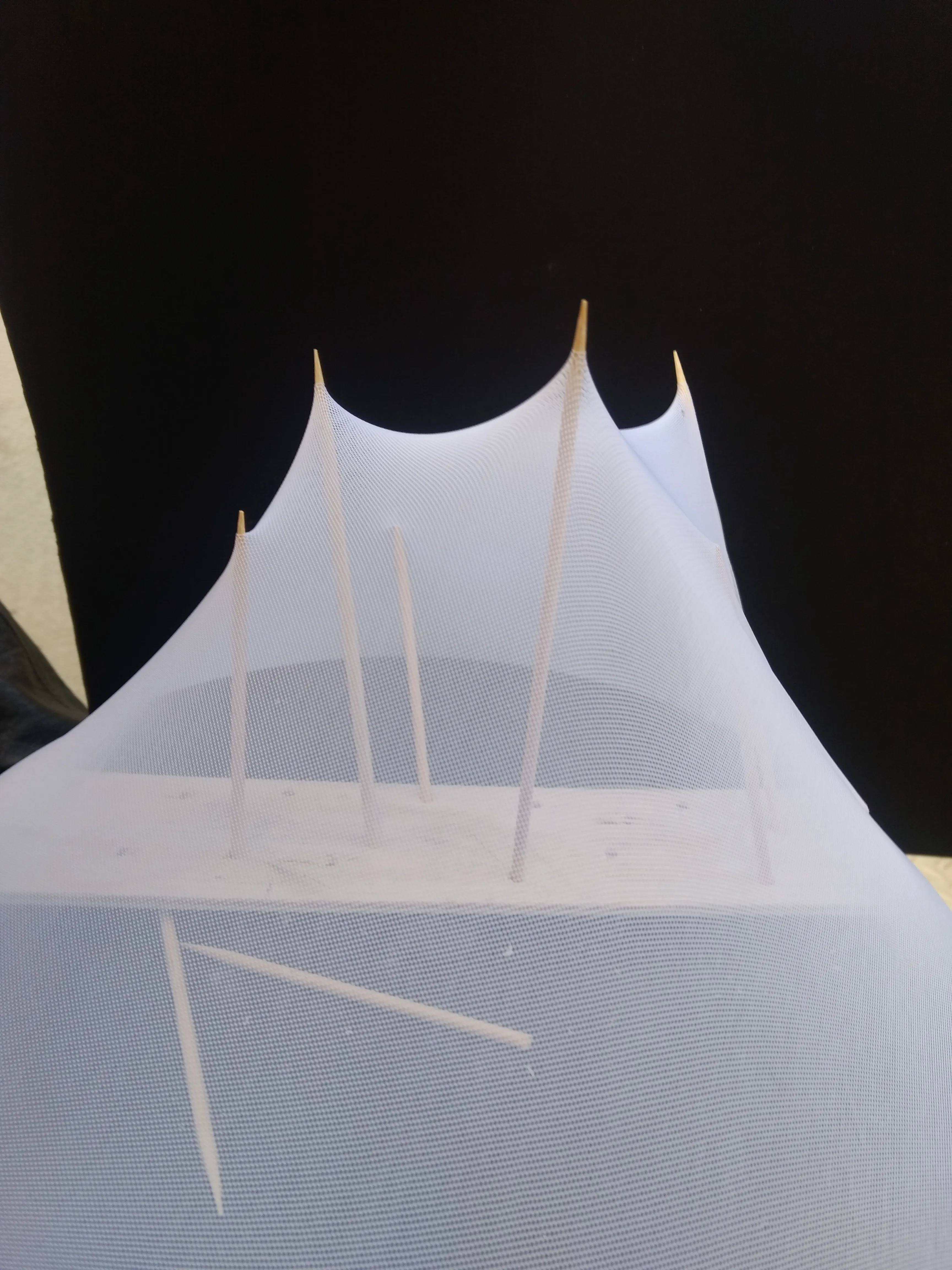 Modelo de tecido tensionado com palitos