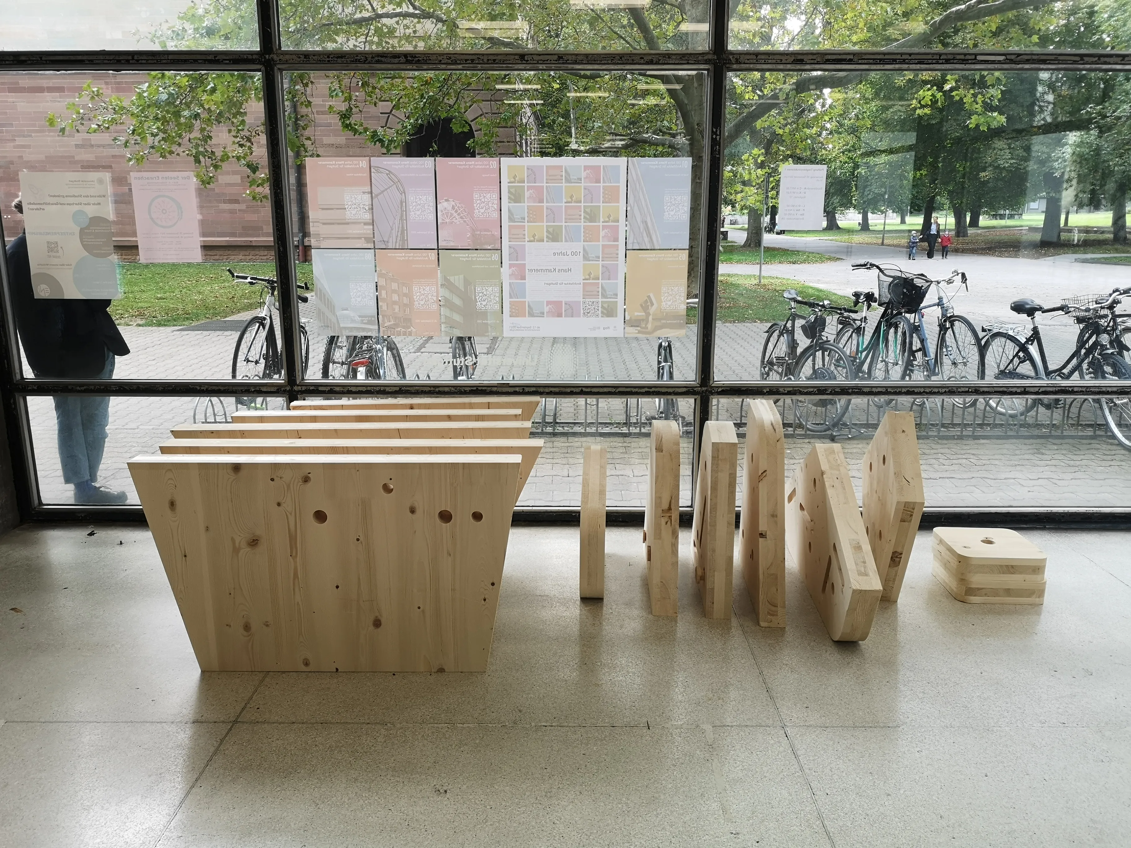 Figura 64 - Preparação para o transporte dos painéis de madeira pré-fabricados.