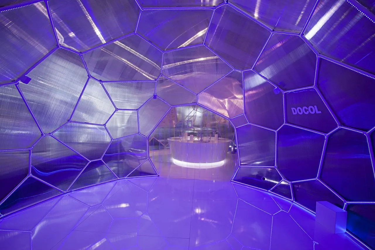 Interior of the middle cell: Rain sounds and LEDs simulating lightnings.