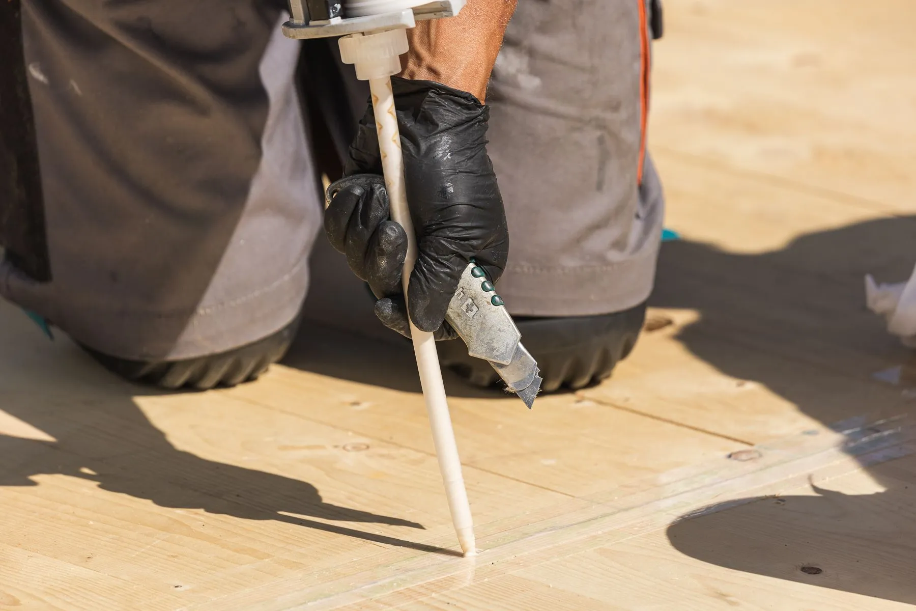 Figure 15 - TS3 Glue being applied (TS3).