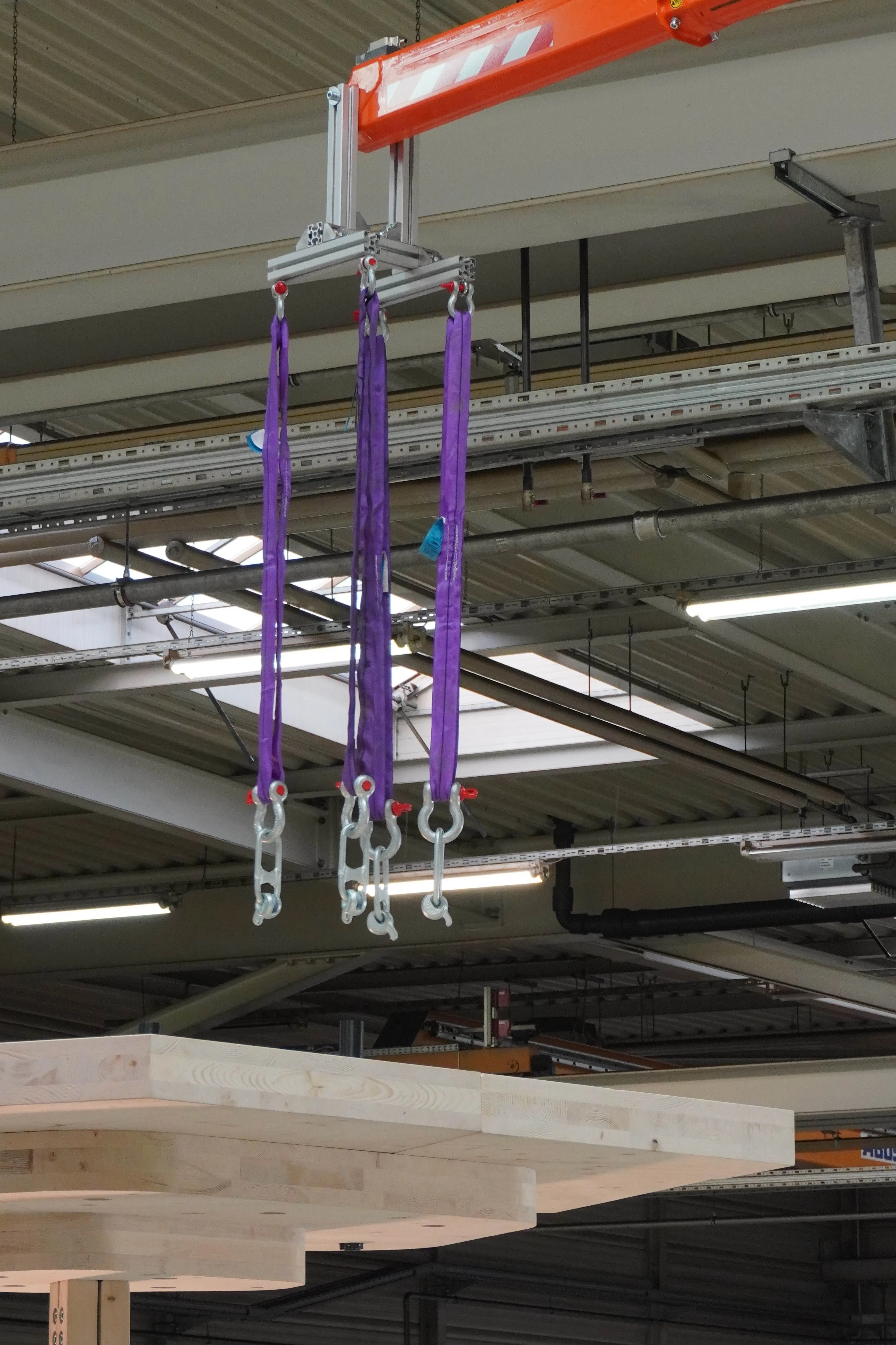 Figure 60 - Custom crane end-effector hook.