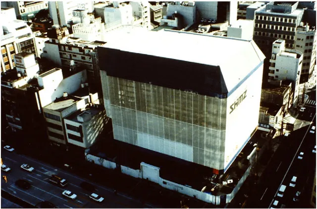 Figura 05 - Vista externa da fábrica no canteiro (SMART) da empresa Shimizu (Bock, 2015).